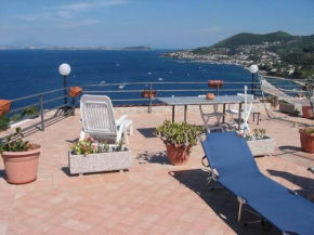 Appartamenti in collina e vista mare